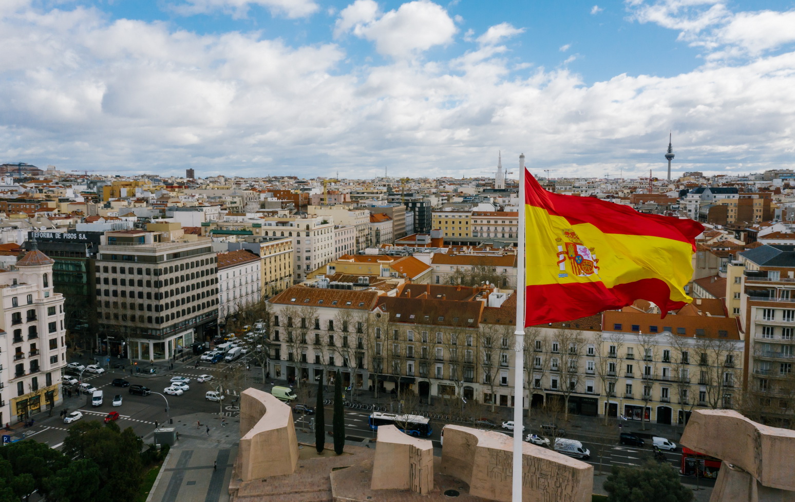 В Испании предлагают штрафовать всех, кто продвигает конверсионную терапию